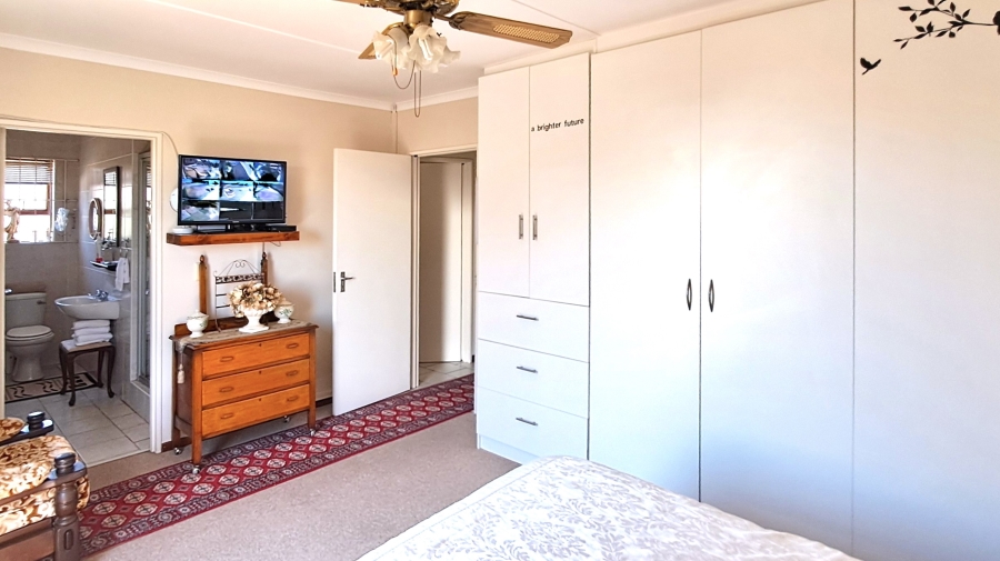 3 Bedroom Property for Sale in Vredenburg Western Cape